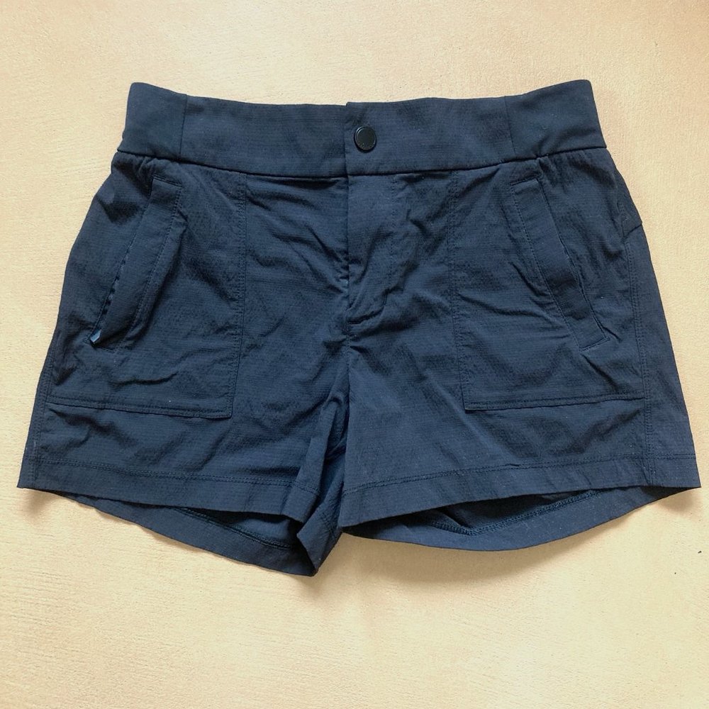 Athleta Trekkie Tribeca Shorts Size 2